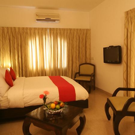 Hotel Calangute Grande Esterno foto