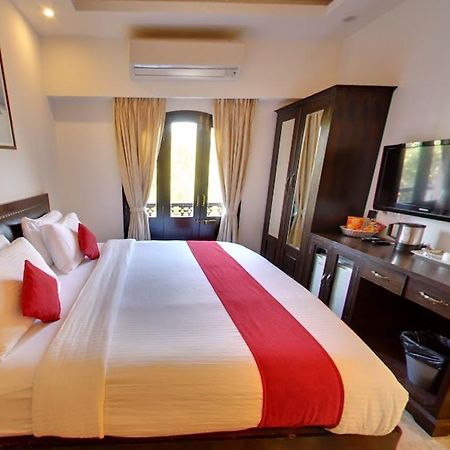 Hotel Calangute Grande Esterno foto