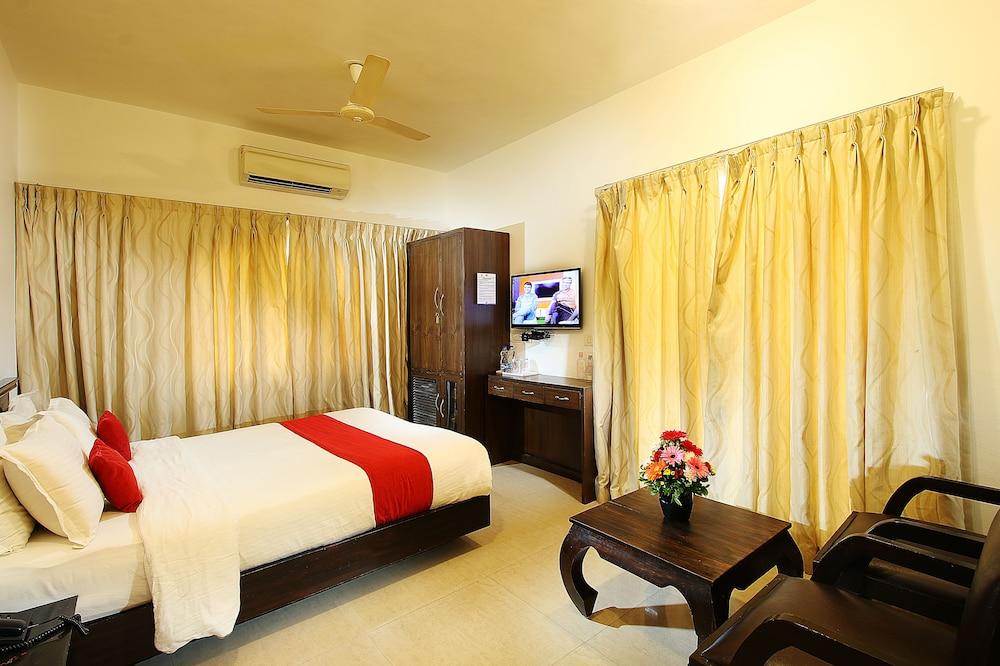 Hotel Calangute Grande Esterno foto