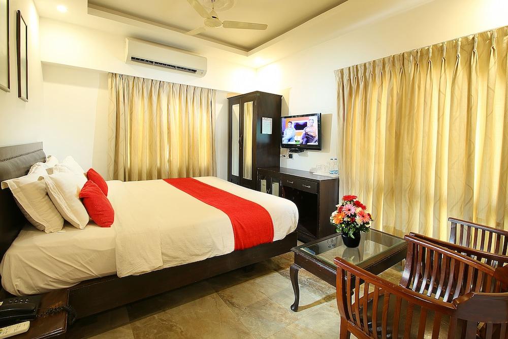 Hotel Calangute Grande Esterno foto