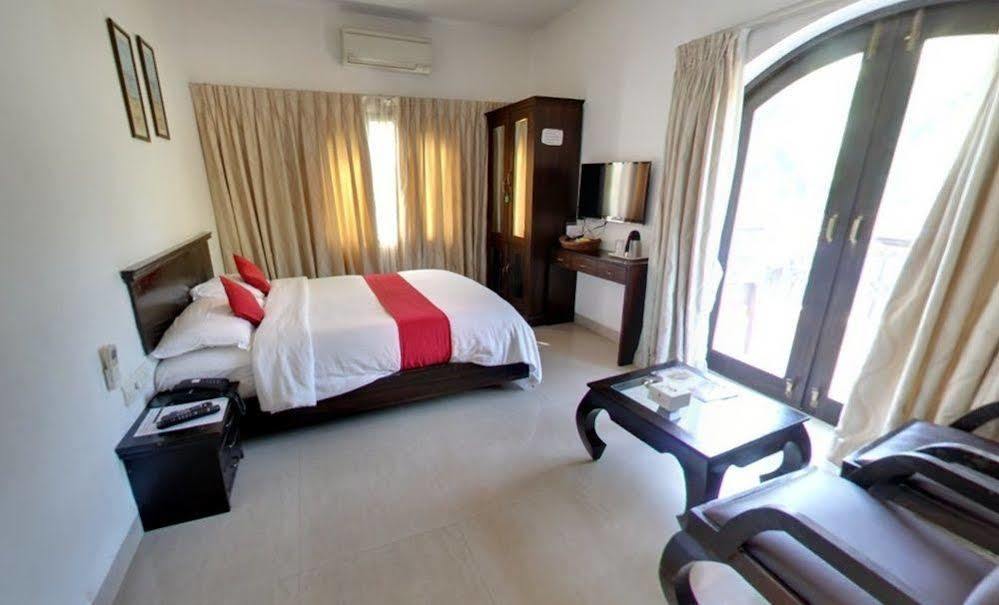 Hotel Calangute Grande Esterno foto