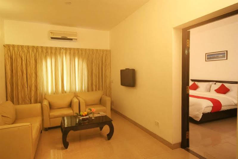 Hotel Calangute Grande Esterno foto