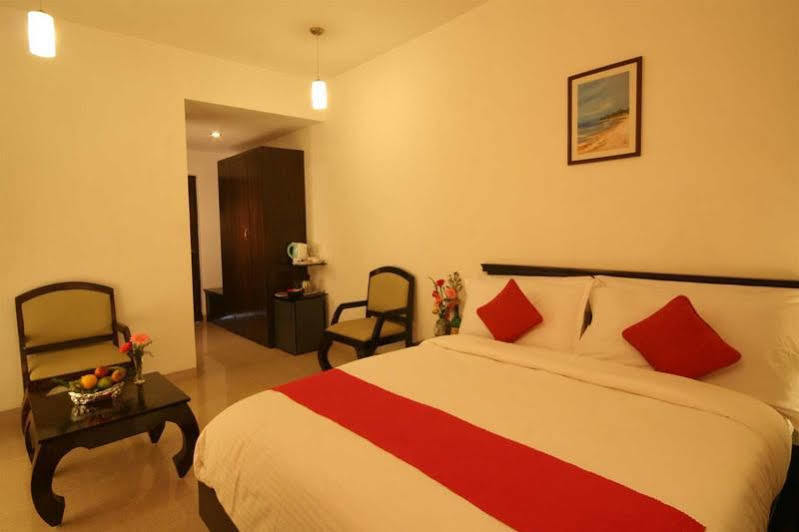 Hotel Calangute Grande Esterno foto