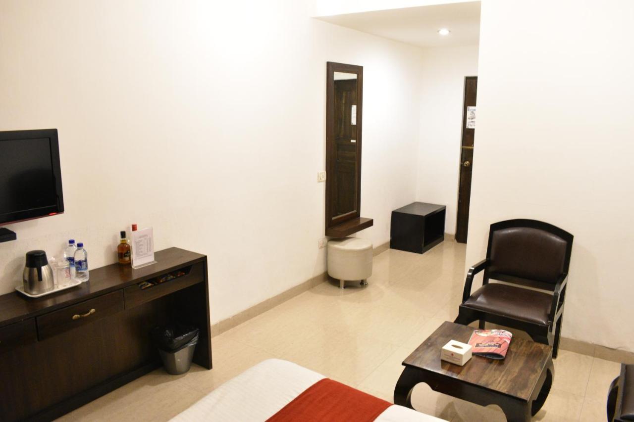 Hotel Calangute Grande Esterno foto
