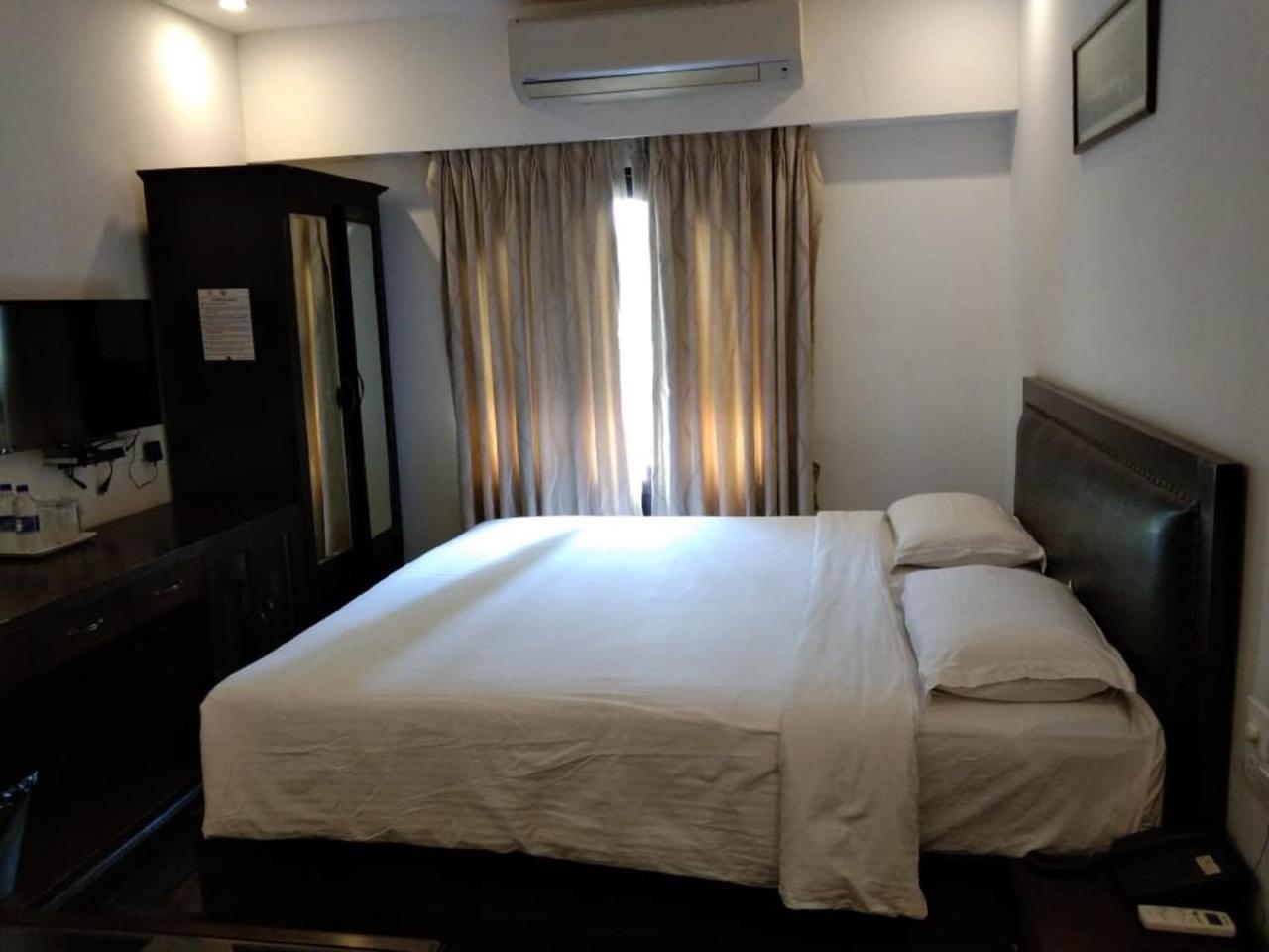 Hotel Calangute Grande Esterno foto