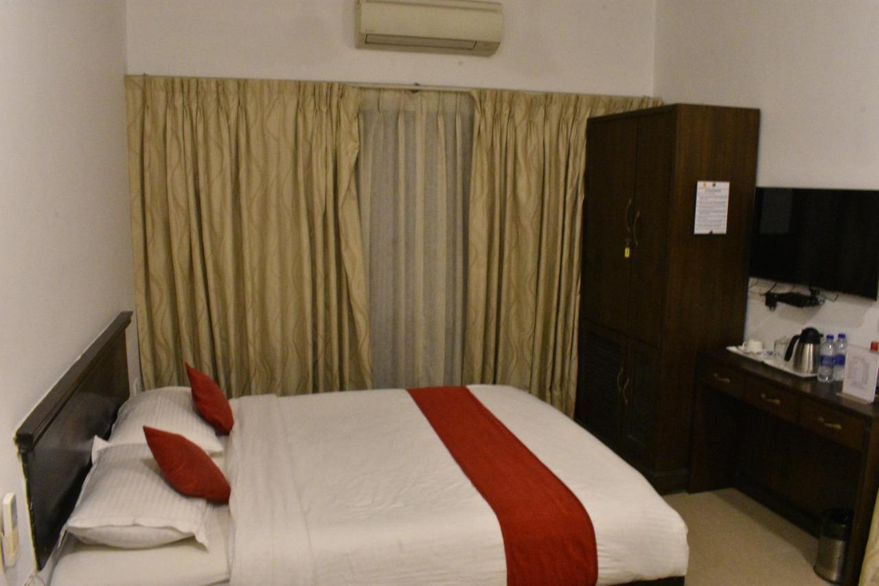 Hotel Calangute Grande Esterno foto